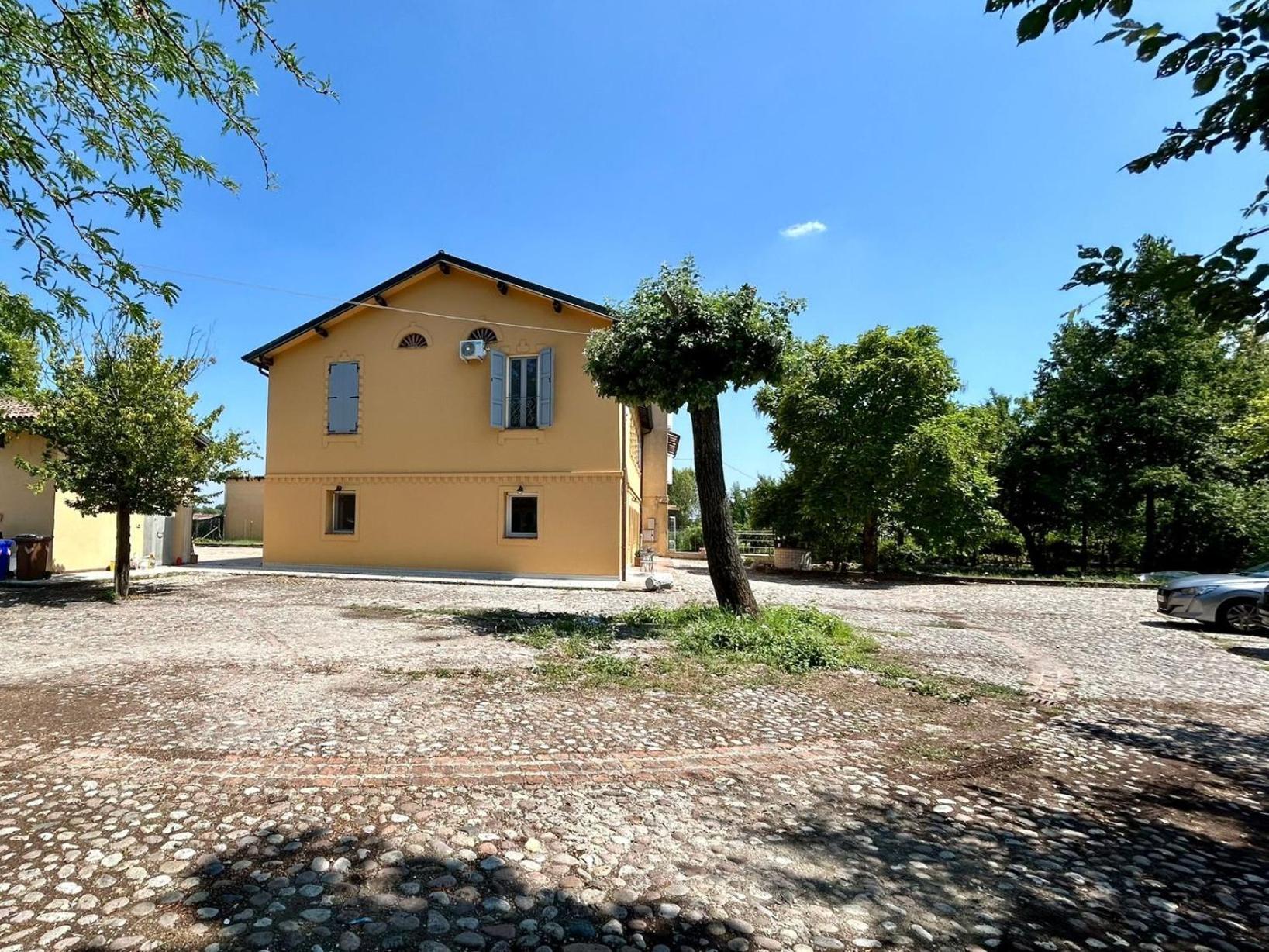 Bed and Breakfast Al Civico 73 à Carpi Extérieur photo